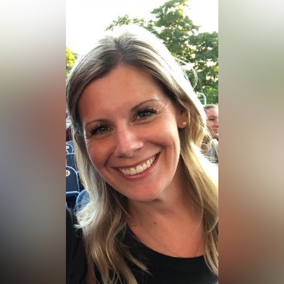 Meet your Posher, Lindsay - Picture 1 of 1